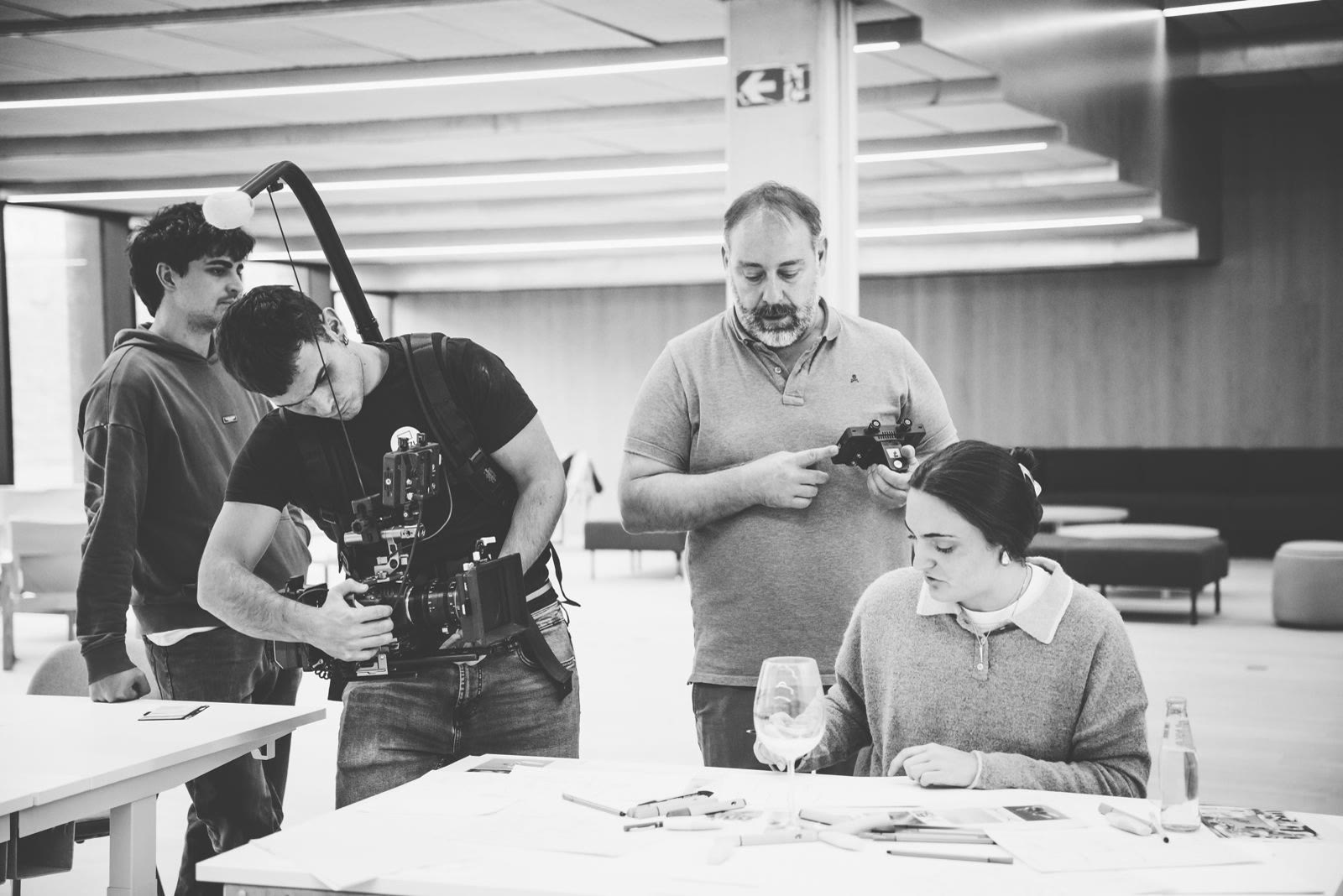 laszlo hace produccion integral equipo rodaje Equipo de LASZLO HACE preparando una escena durante un rodaje publicitario de alimentación